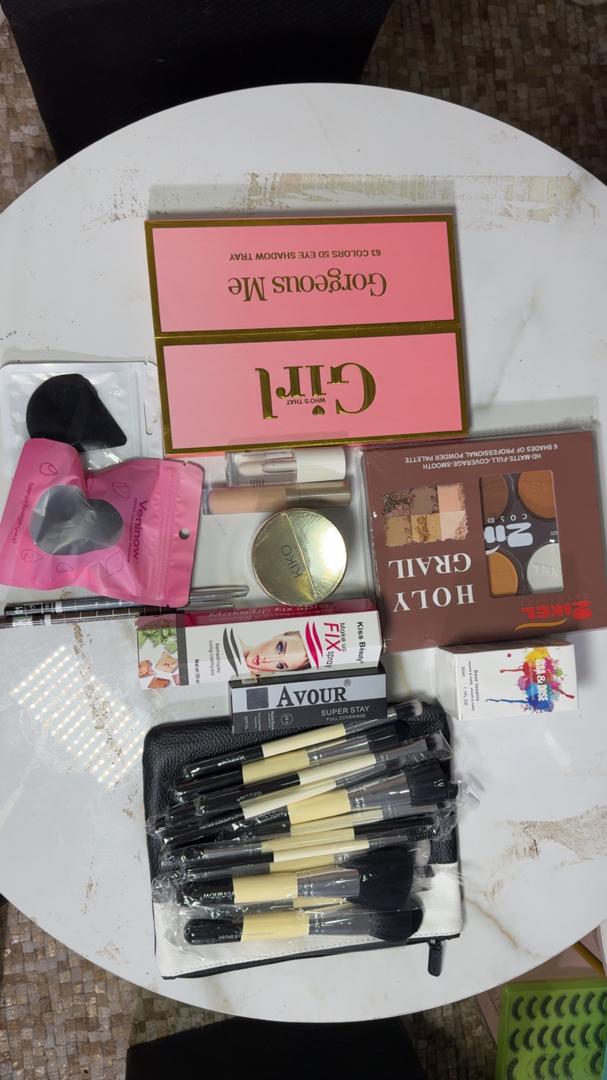 KIT MAKEUP